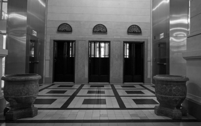 Elevadores nos condomínios: por que são um dos equipamentos mais importantes do prédio